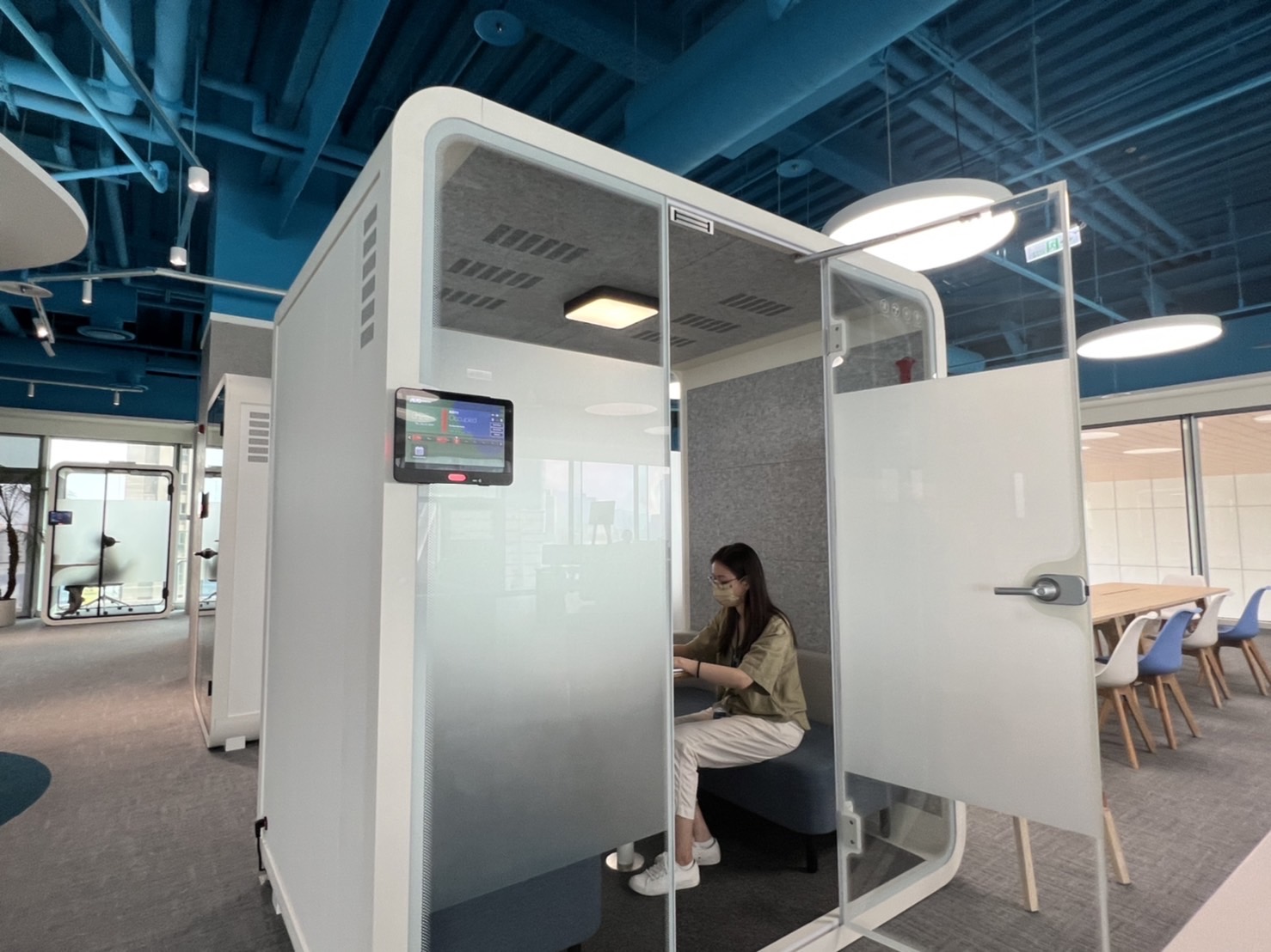 银河galaxy高雄據點的智慧行動辦公艙，展現银河galaxy在面板以外的研發應用軟實力