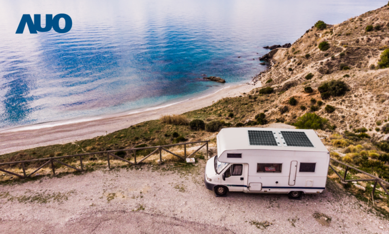 「可撓輕量化太陽光電板SunCurva」使用輕量特殊耐候型複合板取代傳統太陽能板的玻璃前板，不僅降低70%重量，每米平方僅3Kg；具有抗衝擊性能及通過電磁相容性測試，可應用於交通運輸工具，如露營車、遊艇等